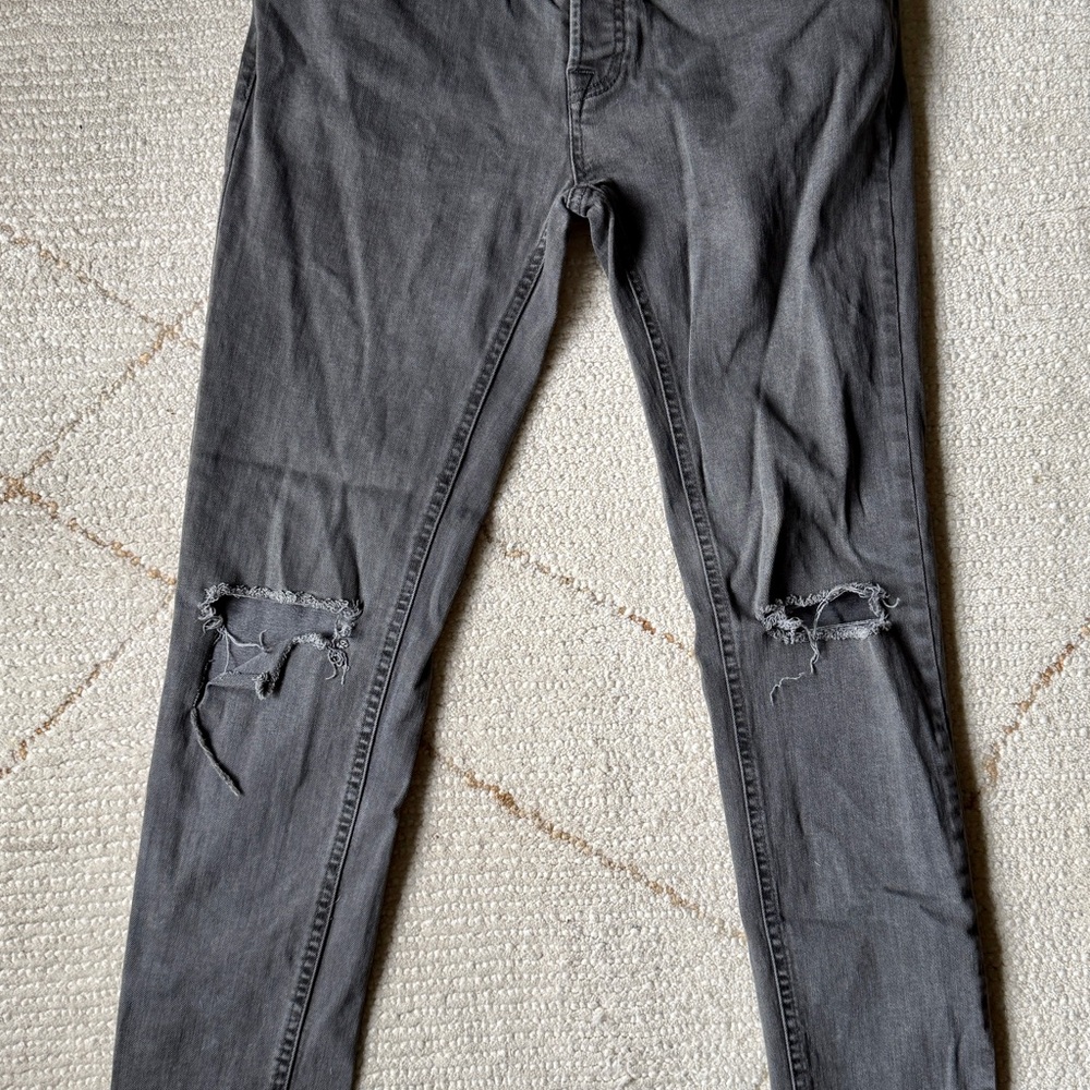 Distressed Gray Skinny Jeans